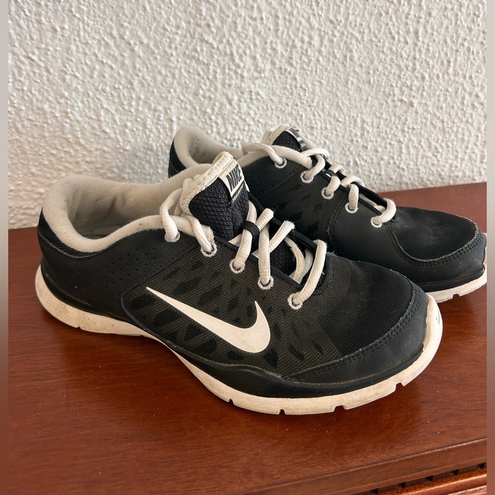 Nike Flex TR Women Size 7 1/2 Black Running Mesh